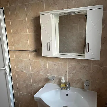 Лазарови Apartman *