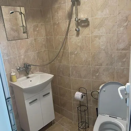 Лазарови Apartman Hiszarja